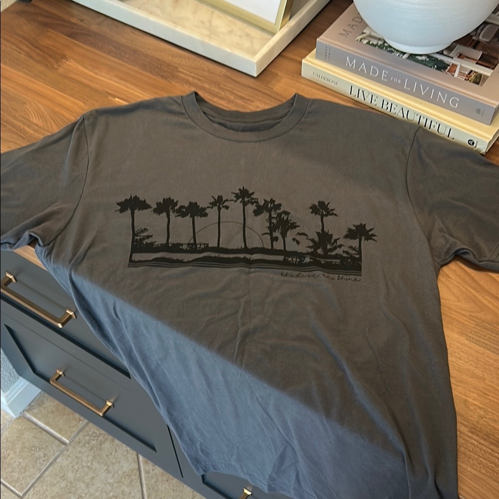 Vuori Gray Short Sleeve Tee with Minimalist Design
